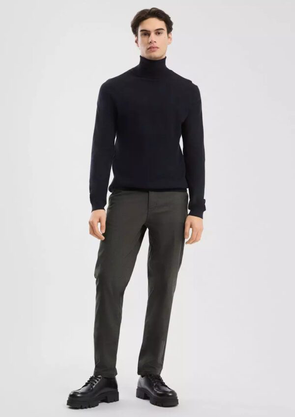 2170394.79K0 yfasmatino oxford andriko panteloni s'oliver se regular slim grammi se skouro ladi xroma