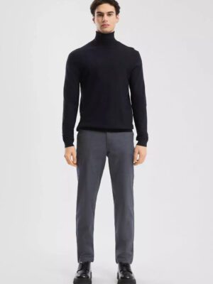 2170394.98K0 yfasmatino oxford andriko panteloni s'oliver se regular slim grammi se skouro gkri xroma