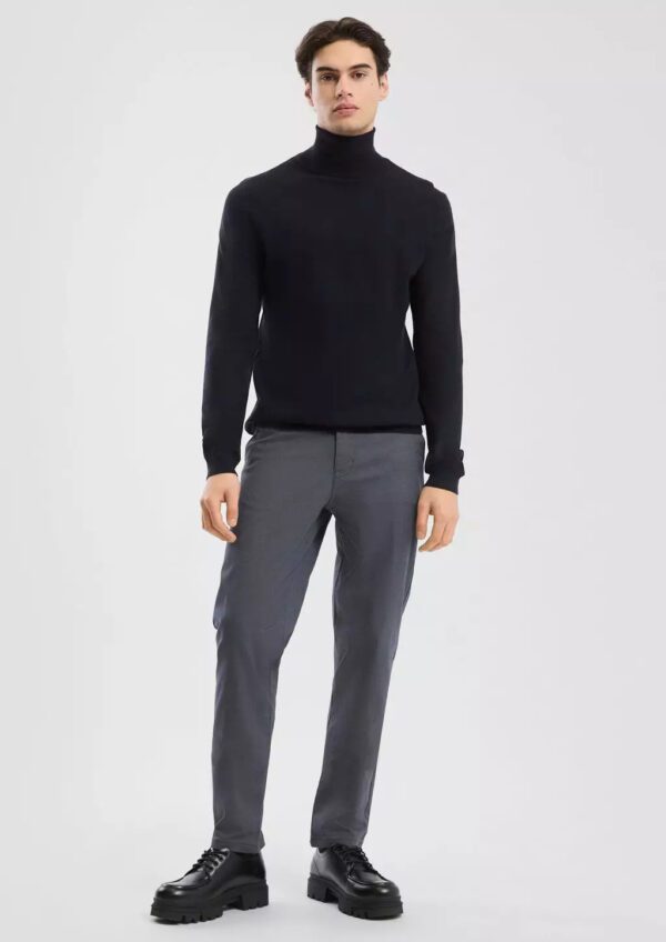 2170394.98K0 yfasmatino oxford andriko panteloni s'oliver se regular slim grammi se skouro gkri xroma