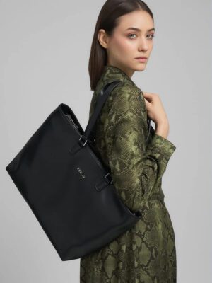 FW3333.006.A0420A.098 black shopper bag replay