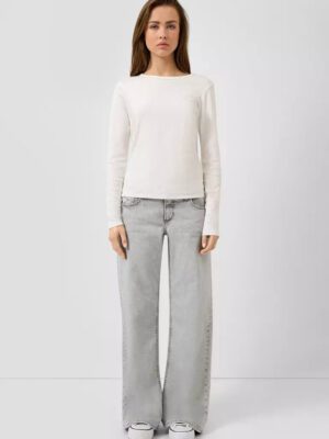 2163062 gynaikeio jean panteloni catie s'oliver se steni grammi me fardy podi