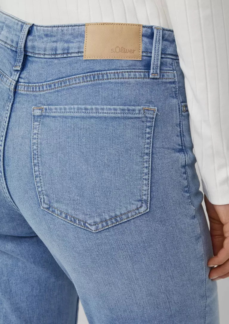 KAROLIN JEAN S’OLIVER: Regular Fit / Mid Rise / Straight Leg 2169109 gynaikeio jean panteloni s'oliver me mesaio kavalo kai isio podi