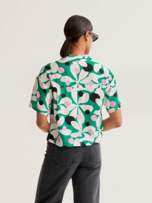 61C/11011 gynaikeio poykamiso compania fantastica kontomaniko se prasino floral print