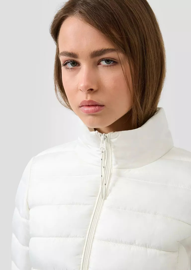 QUILTED JACKET S’OLIVER 2173777.0200 gynaikeio epoxiko mpoyfan s;oliver me lefko xroma