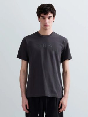 M3341.000.2660.293 andriko kontomaniko replay logo t-shirt se skouro gkri xroma