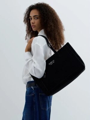 FW01AL.000.A7243S.C098 gynaikei replay tote bag se mavro xroma kai veloudini yfi