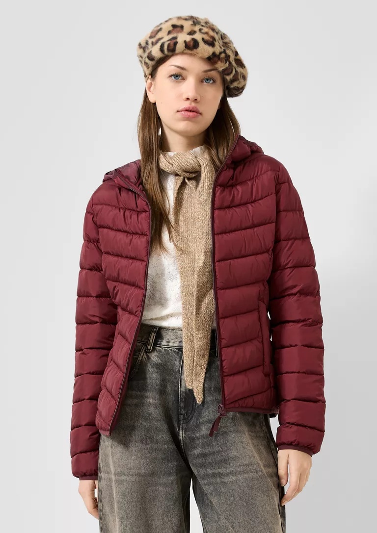 QS LIGHTWEIGHT QUILTED JACKET WITH HOOD S’OLIVER 2179009 gynakeio elefri kapitone mpoyfan s'oliver se mpornto xroma