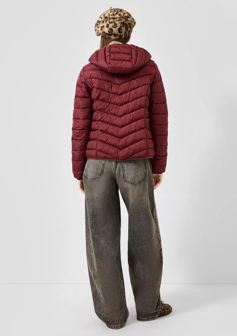 QS LIGHTWEIGHT QUILTED JACKET WITH HOOD S’OLIVER 2179009 gynakeio elefri kapitone mpoyfan s'oliver se mpornto xroma