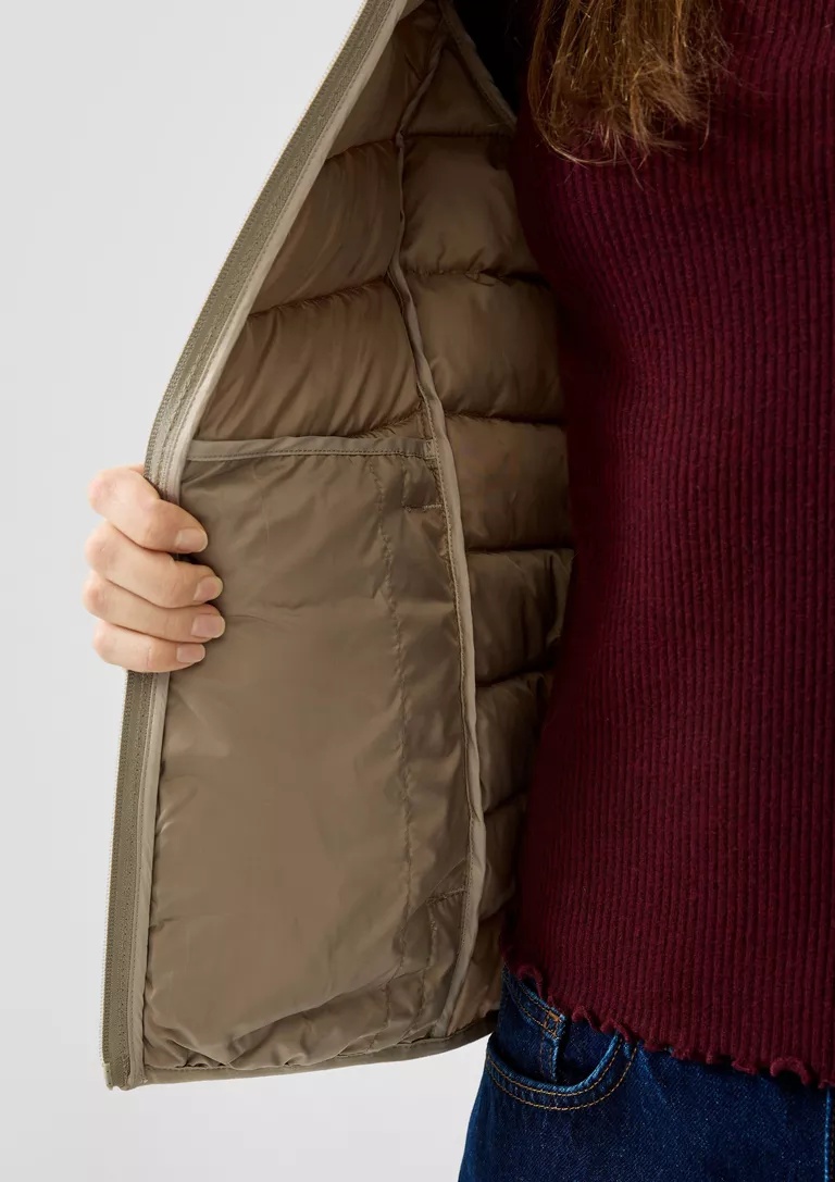 QS LIGHTWEIGHT QUILTED JACKET WITH HOOD S’OLIVER 2179009 gynakeio elefri kapitone mpoyfan s'oliver se ecru xroma